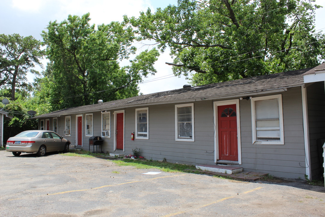 13928 Bandera St in Houston, TX - Building Photo