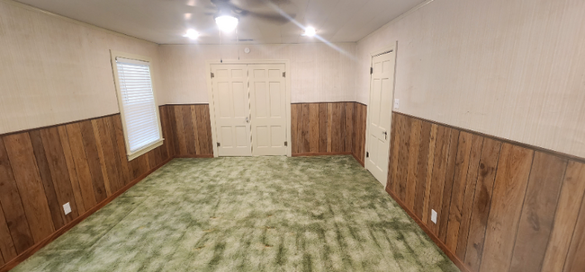 1018 Mitchell St in Gilmer, TX - Building Photo - Building Photo