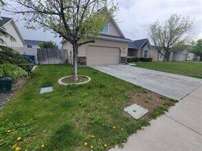 2239 W Ridge Pointe Ave in Nampa, ID - Building Photo - Building Photo