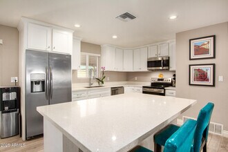 1010 S Hardy Dr in Tempe, AZ - Building Photo - Building Photo