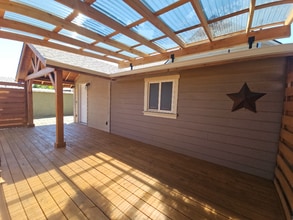 1213 NE 6th St in Grants Pass, OR - Building Photo - Building Photo