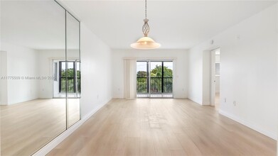 901 SW 138th Ave in Pembroke Pines, FL - Building Photo - Building Photo
