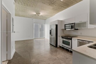 133 NE 2nd Ave, Unit 1003 in Miami, FL - Building Photo - Building Photo