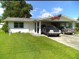 5320 S Lockwood Ridge Rd, Unit 5322 L in Sarasota, FL - Building Photo