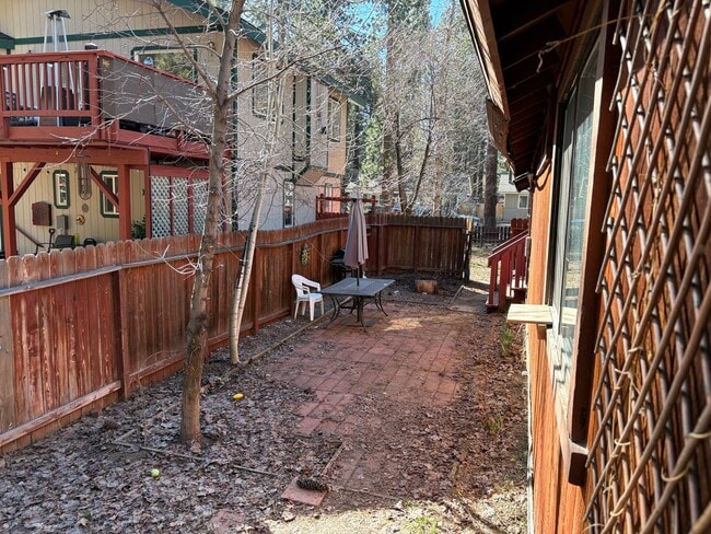835 Paloma Ave in South Lake Tahoe, CA - Building Photo - Building Photo
