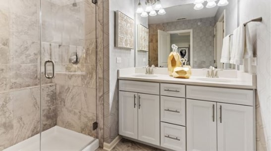 2325 Southwind Blvd in South Elgin, IL - Foto de edificio - Building Photo