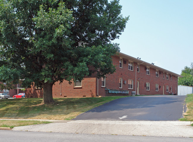 Pinewood Place in Lexington, KY - Building Photo - Building Photo