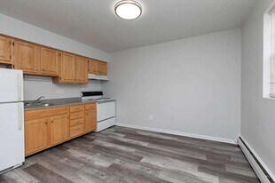 Alexander Arms Apartments in Drexel Hill, PA - Building Photo