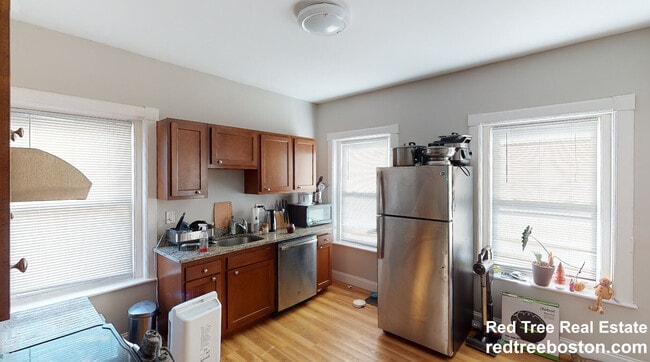 904 Massachusetts Ave, Unit 8