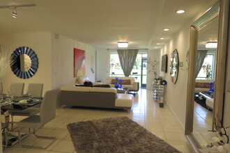 7875 La Mirada Dr in Boca Raton, FL - Building Photo - Building Photo