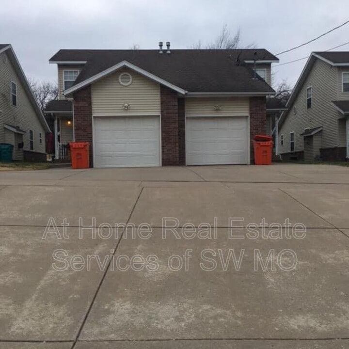 3033 N Fremont Ave in Springfield, MO - Building Photo