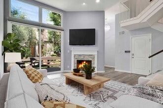 9000 Vanalden Ave in Northridge, CA - Foto de edificio - Building Photo