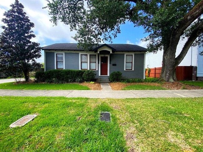 628 Division St in Lake Charles, LA - Building Photo - Building Photo