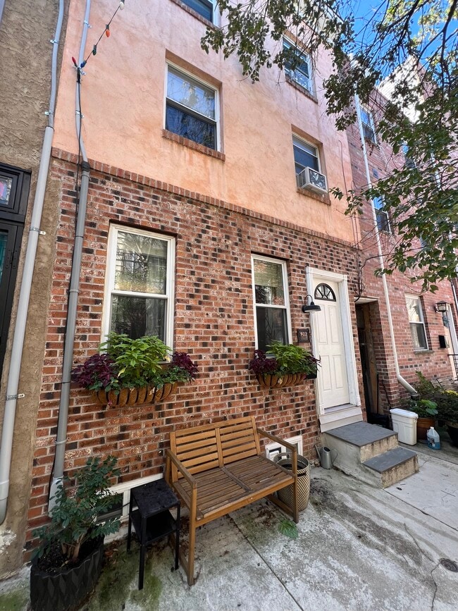 property at 922 League St