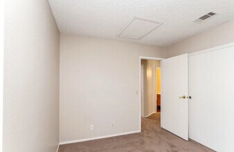 32428 Giverny Ct in Winchester, CA - Building Photo - Building Photo