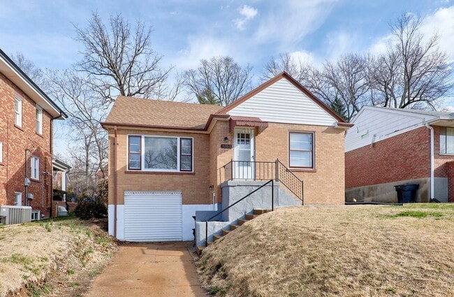 7361 Melrose Ave in University City, MO - Building Photo - Building Photo