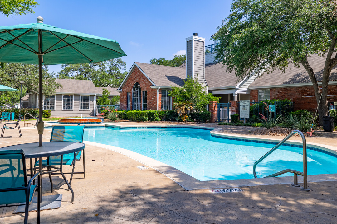 Newport Apartments in San Antonio, TX - Foto de edificio