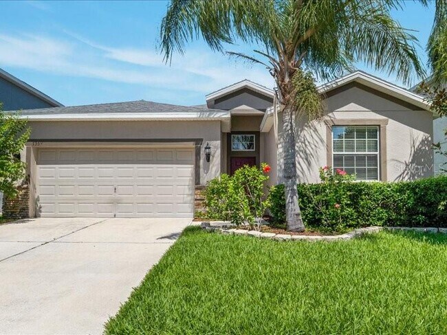 property at 1569 Thetford Cir