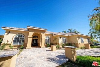 17833 Wildridge Ln in Santa Clarita, CA - Building Photo - Building Photo