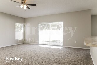 556 Big Sioux Ct in Kissimmee, FL - Building Photo - Building Photo