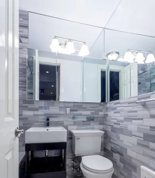 95 Perry St, Unit 12 in New York, NY - Building Photo - Building Photo