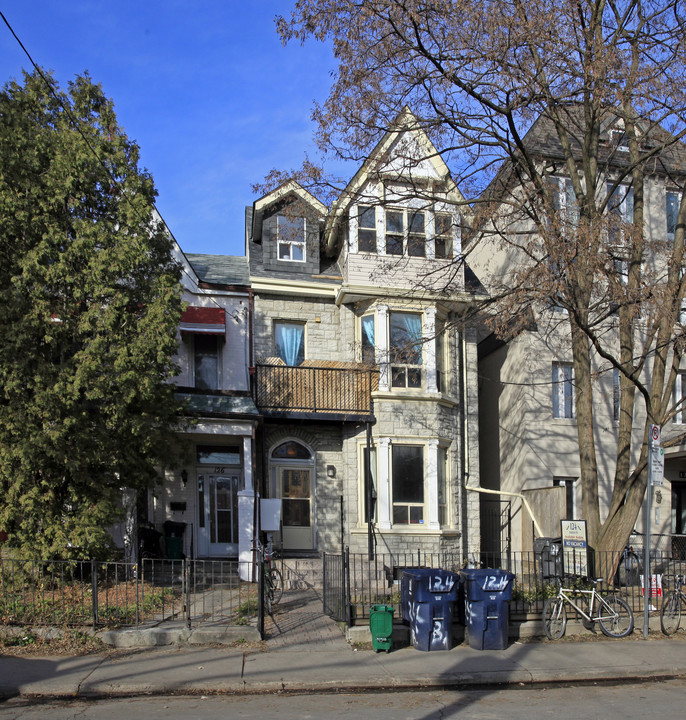 124 Baldwin St in Toronto, ON - Building Photo