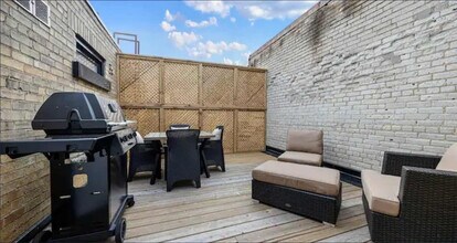557 St Clair Ave W in Toronto, ON - Building Photo - Building Photo