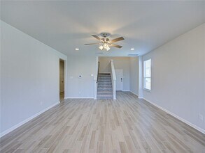 128 Drifter Ln in Jarrell, TX - Building Photo - Building Photo