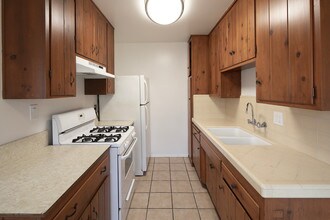 1240 Colusa St in San Diego, CA - Building Photo - Building Photo