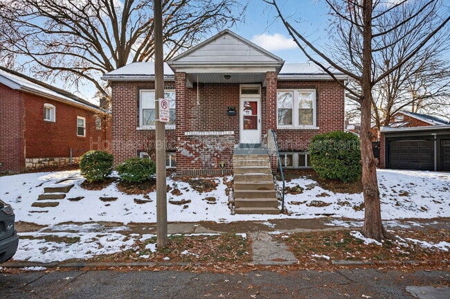 property at 4762 Alma Ave