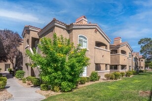 5525 W Flamingo Rd in Las Vegas, NV - Building Photo