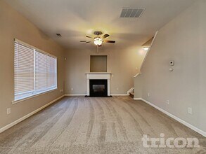 7929 Village Pass in Fairburn, GA - Foto de edificio - Building Photo