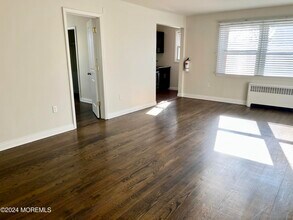 320 8th Ave in Asbury Park, NJ - Building Photo - Building Photo