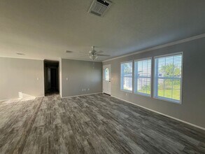 81 Gazelle Dr in North Fort Myers, FL - Building Photo - Building Photo