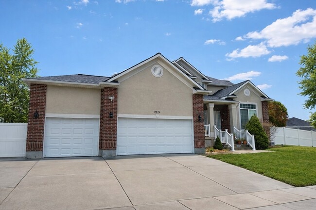 2824 W Ivory Way in Taylorsville, UT - Building Photo - Building Photo