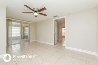 6215 Westport Dr in Port Richey, FL - Building Photo - Building Photo