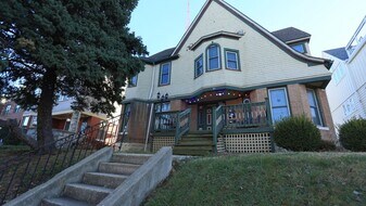 105 E 30th St in Kansas City, MO - Building Photo