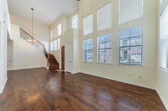 2202 Shady Vista in Richardson, TX - Building Photo - Building Photo