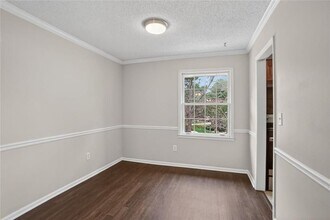 53 Monet Ct NW in Atlanta, GA - Foto de edificio - Building Photo