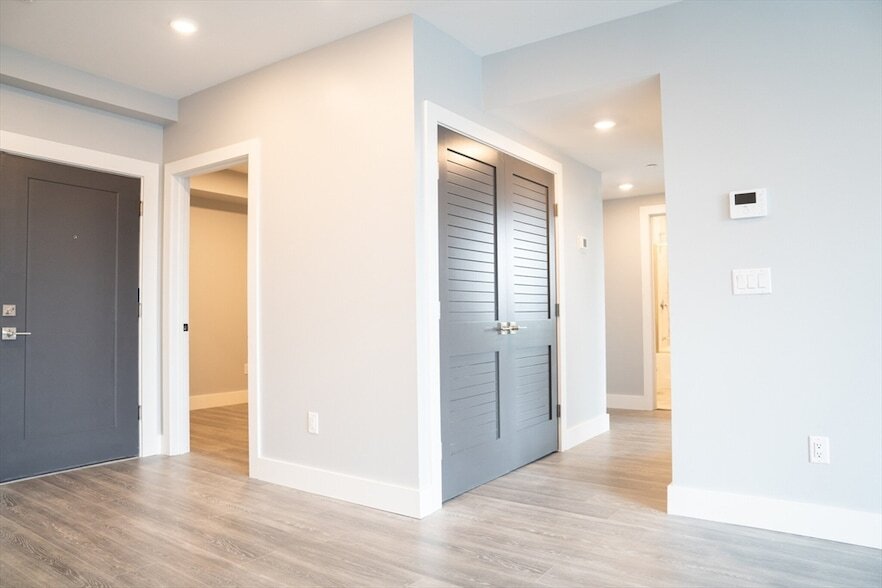 365 Western Ave, Unit 401 in Boston, MA - Building Photo