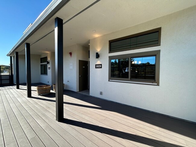 1029 Cavallero Ln