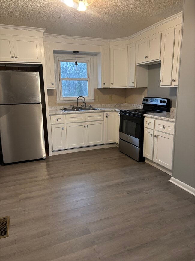 214 Ostella Rd in Cornersville, TN - Building Photo - Building Photo