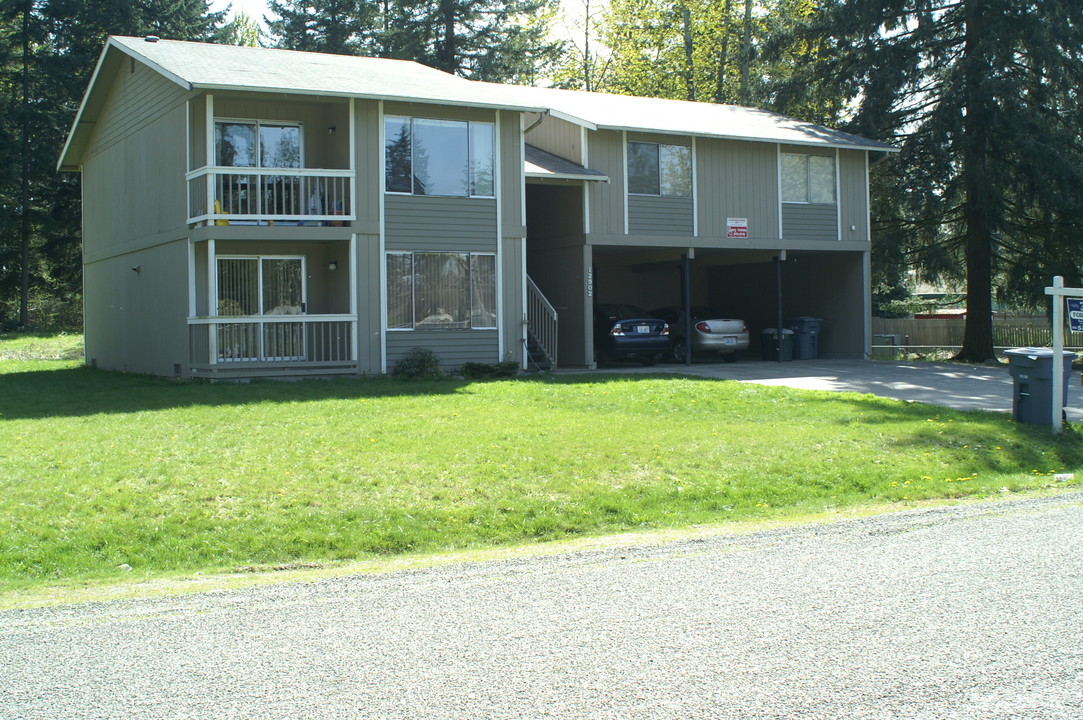 12902-12906 147th St E in Puyallup, WA - Foto de edificio