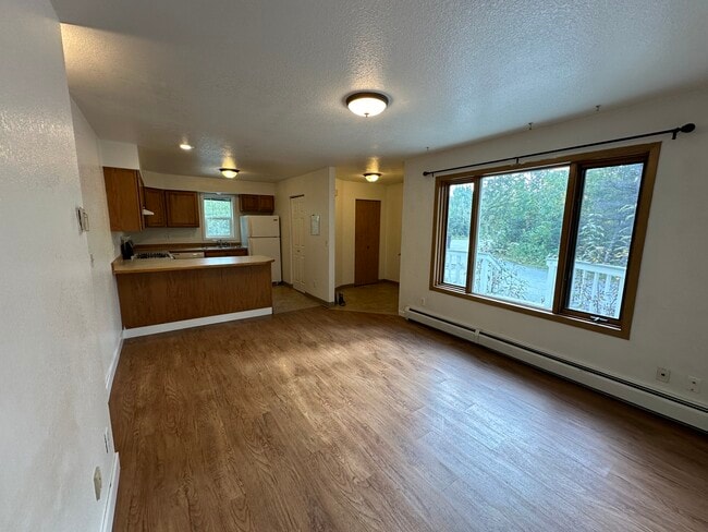 1180 N Elsinore Ave, Unit 2 in Wasilla, AK - Building Photo - Building Photo