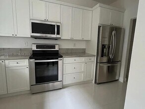 12885 SW 134th St in Miami, FL - Building Photo - Building Photo