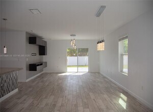 105 Lacewing Pl in Valrico, FL - Building Photo - Building Photo