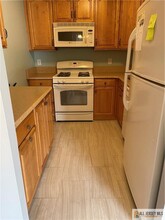 601 Sunshine Ct in Sayreville, NJ - Building Photo - Building Photo