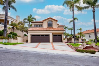 30842 La Brise in Laguna Niguel, CA - Foto de edificio - Building Photo
