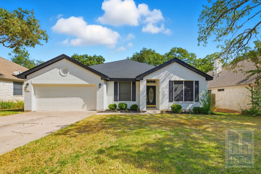 4011 Travis Country Cir in Austin, TX - Building Photo
