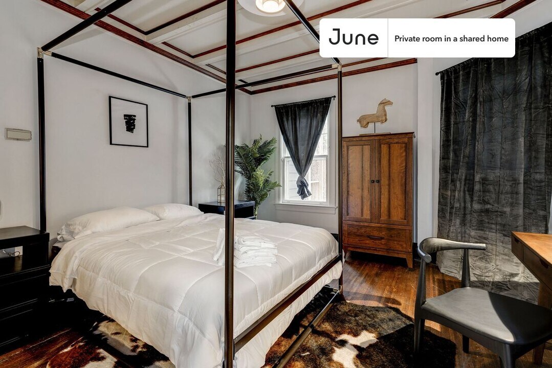 Private bedroom in 7 bed/3.5 bath Home in Washington, DC - Building Photo
